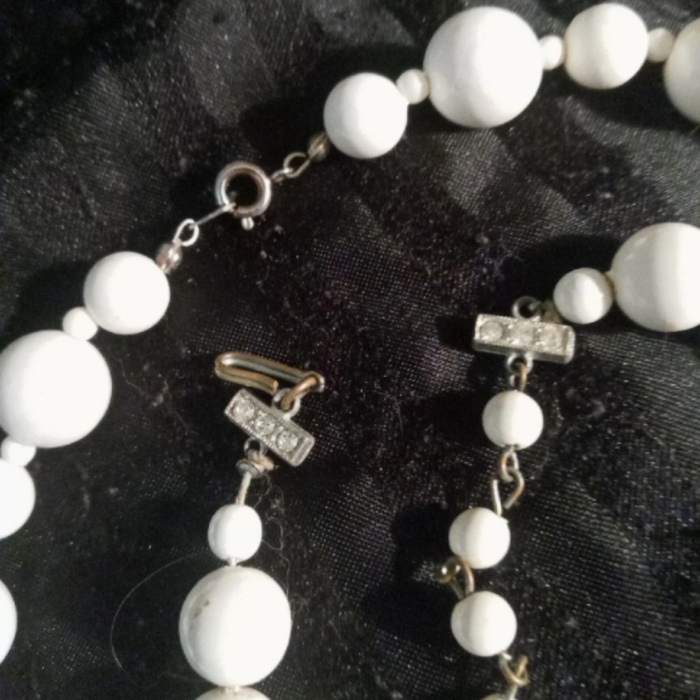 Necklaces, 2, White,